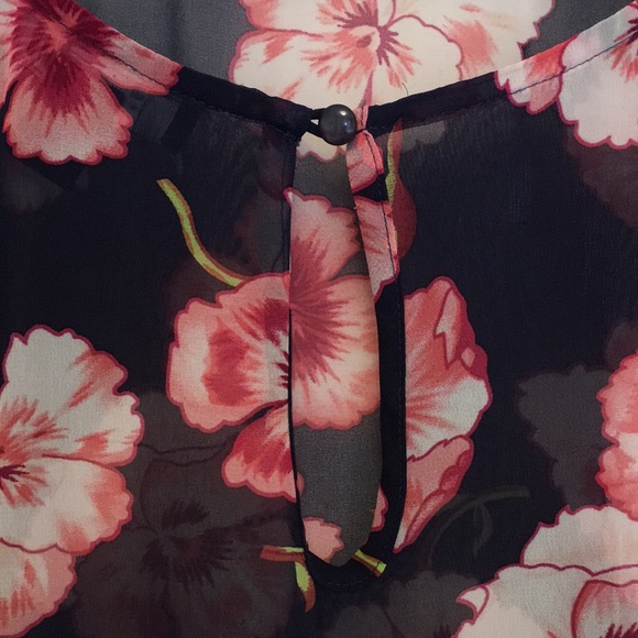Forever 21 sheer floral blouse. Size S - Picture 4 of 5
